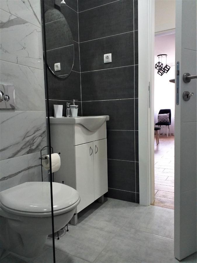Apartman Astra Sremska Mitrovica Exteriér fotografie