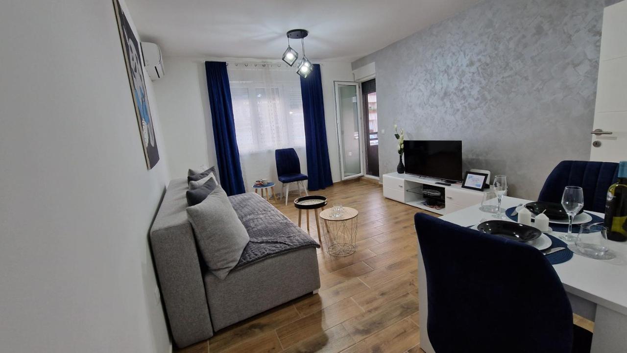 Apartman Astra Sremska Mitrovica Exteriér fotografie